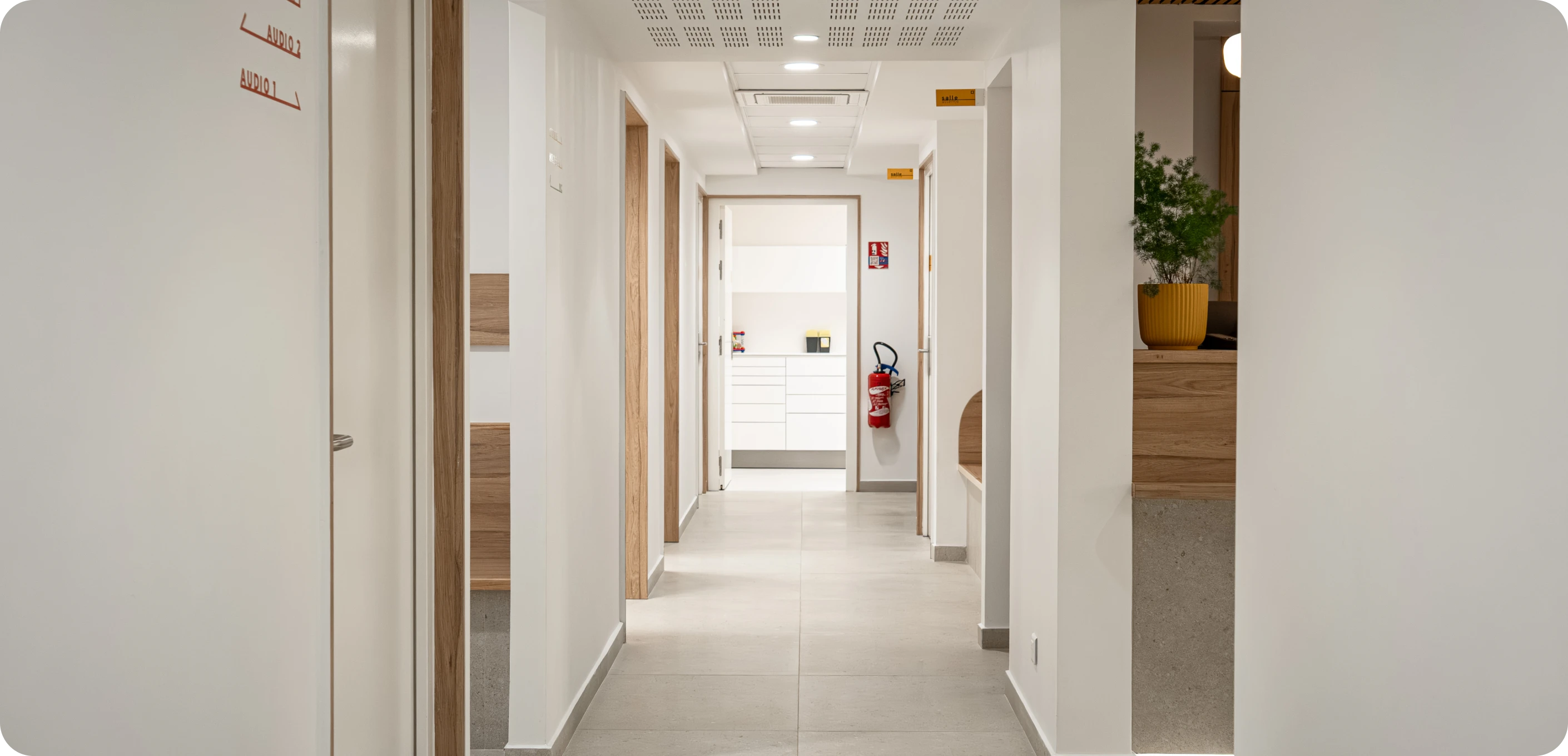 entree-clinik-face-cou-les-abymes